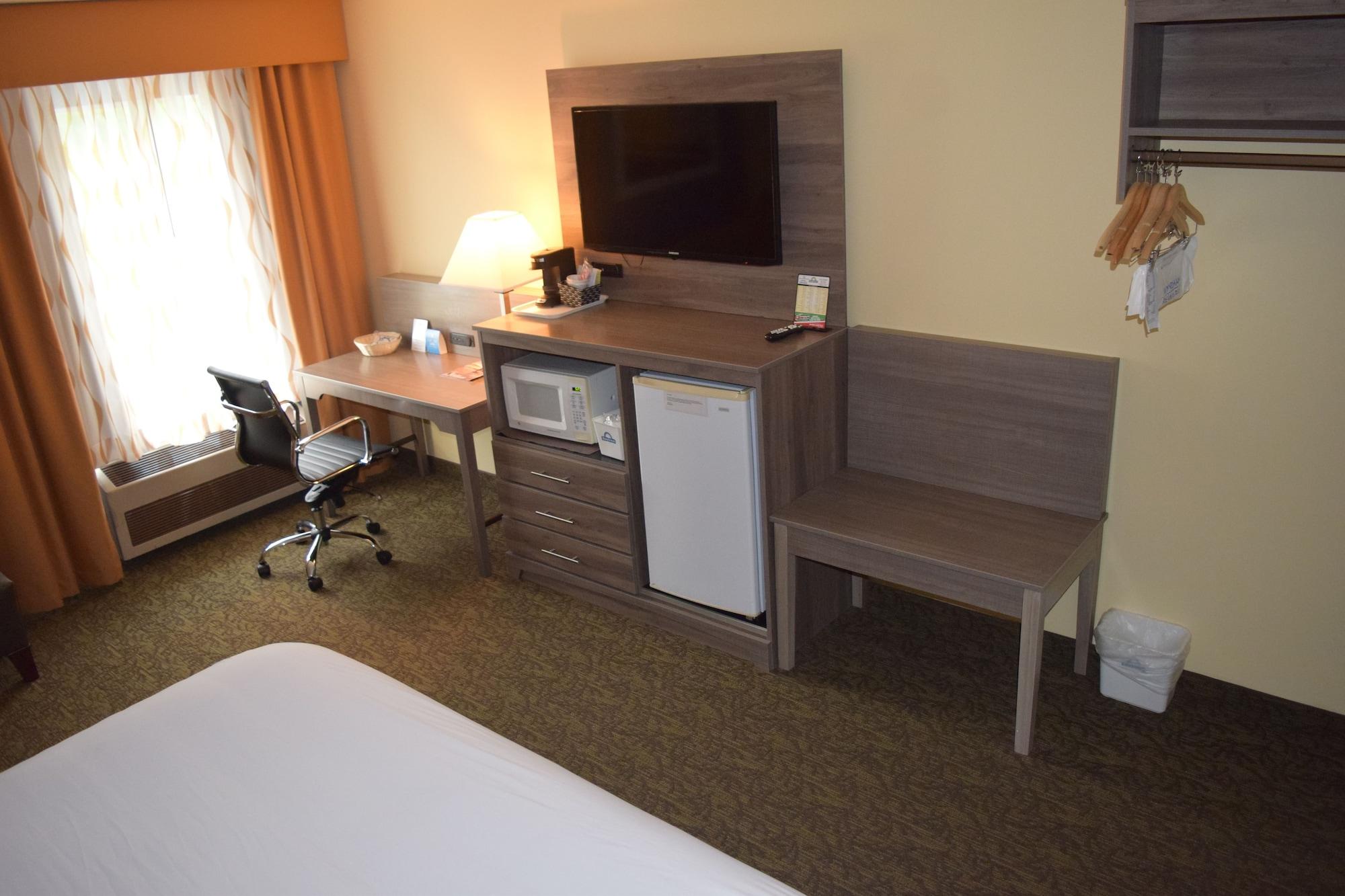 Days Inn By Wyndham Cadillac Esterno foto