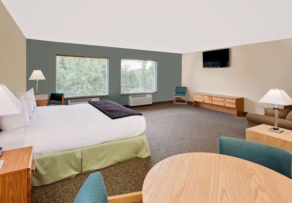 Days Inn By Wyndham Cadillac Esterno foto