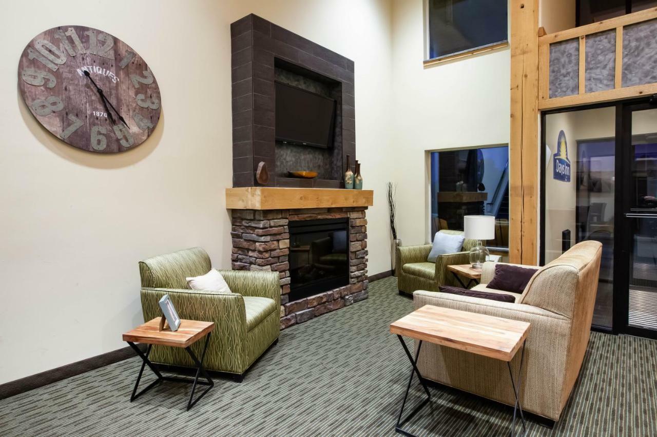 Days Inn By Wyndham Cadillac Esterno foto